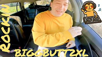 play Philly biggbutt2xl is rockin to the rythym
