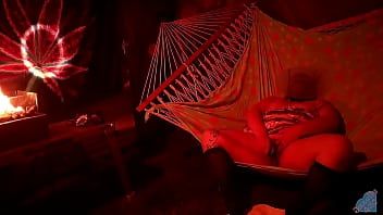 play 在 molly 吊床上 hussy 2 的吊床上独自手淫我的湿猫