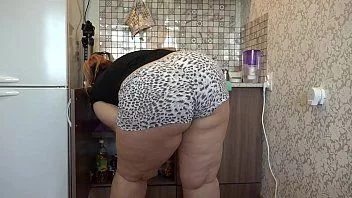 Putar Masturbasi organik anal. wanita gemuk dengan mentimun mesum rampasan besar dan vagina berbulu. fetish buatan sendiri di dapur.