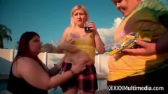 Reproducir Fiesta BBW de Fifi Foxx: una delicia gordita con Ivy Davenport y Wood