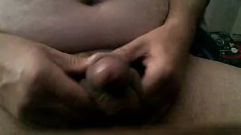 Play Home alone papastio and his hands jack off