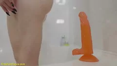 Riproduci La ruvida avventura anale di Curvy Teen Mia Park con un grande dildo